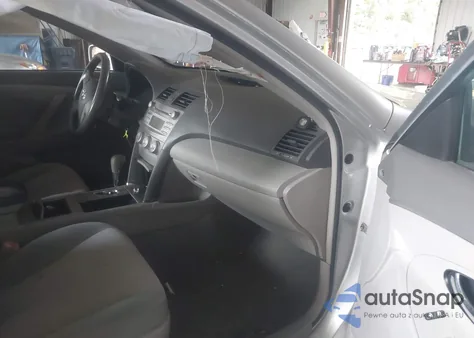 2011 Toyota Camry Le z USA, uszkodzony, nr VIN 4T1BF3EKXBU643871